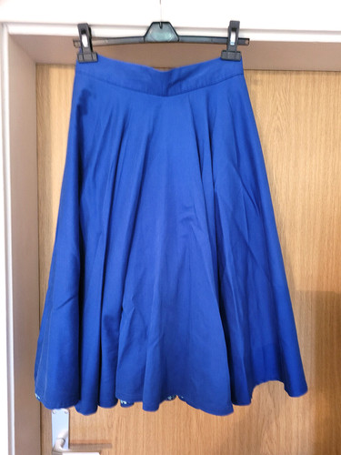 Sehr schöner tellerrock blau - schöner,